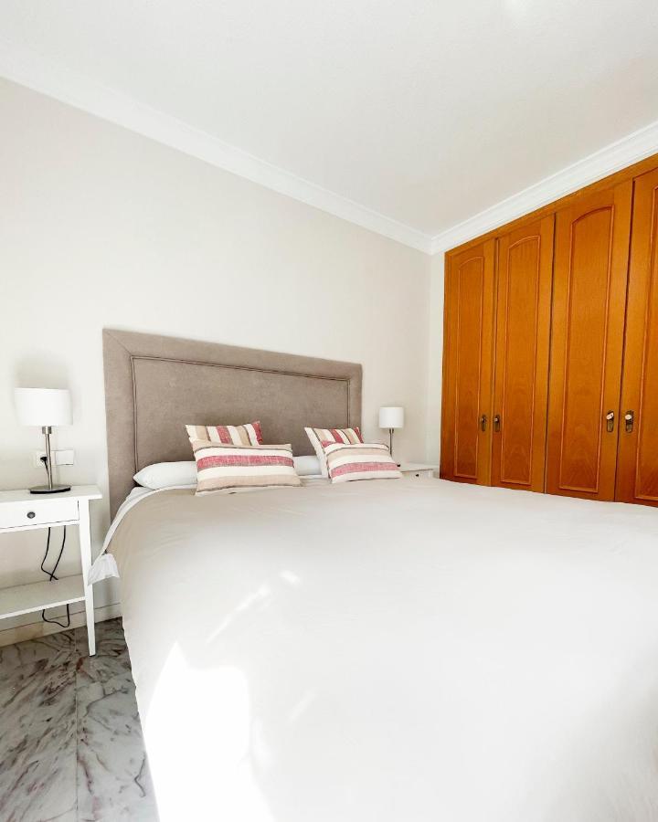 דירות Holidays2Malaga Tomas De Echeverria 150 Mts To Beach & High Speed Wifi & Parking מראה חיצוני תמונה