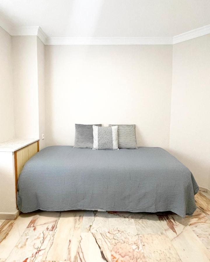 דירות Holidays2Malaga Tomas De Echeverria 150 Mts To Beach & High Speed Wifi & Parking מראה חיצוני תמונה