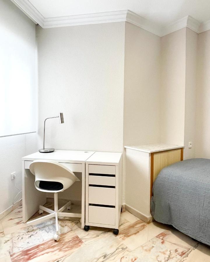 דירות Holidays2Malaga Tomas De Echeverria 150 Mts To Beach & High Speed Wifi & Parking מראה חיצוני תמונה