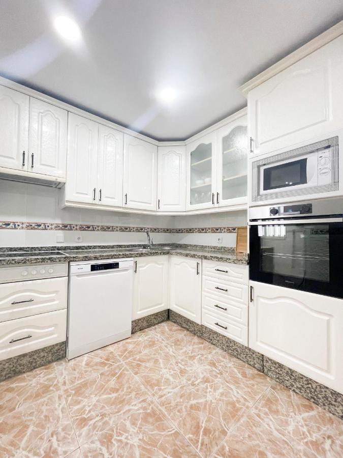 דירות Holidays2Malaga Tomas De Echeverria 150 Mts To Beach & High Speed Wifi & Parking מראה חיצוני תמונה