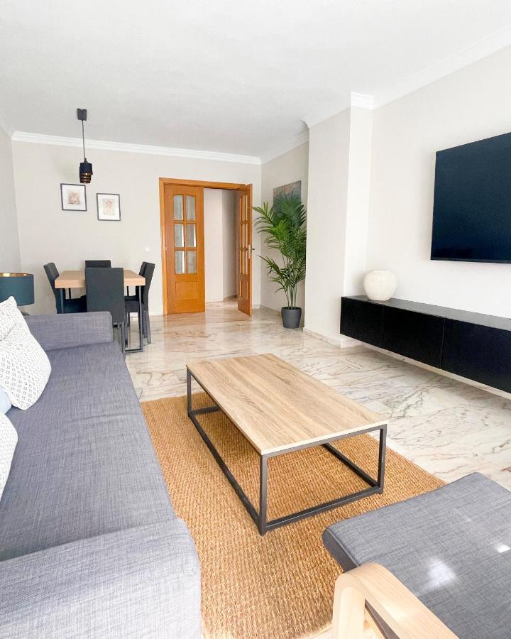 דירות Holidays2Malaga Tomas De Echeverria 150 Mts To Beach & High Speed Wifi & Parking מראה חיצוני תמונה