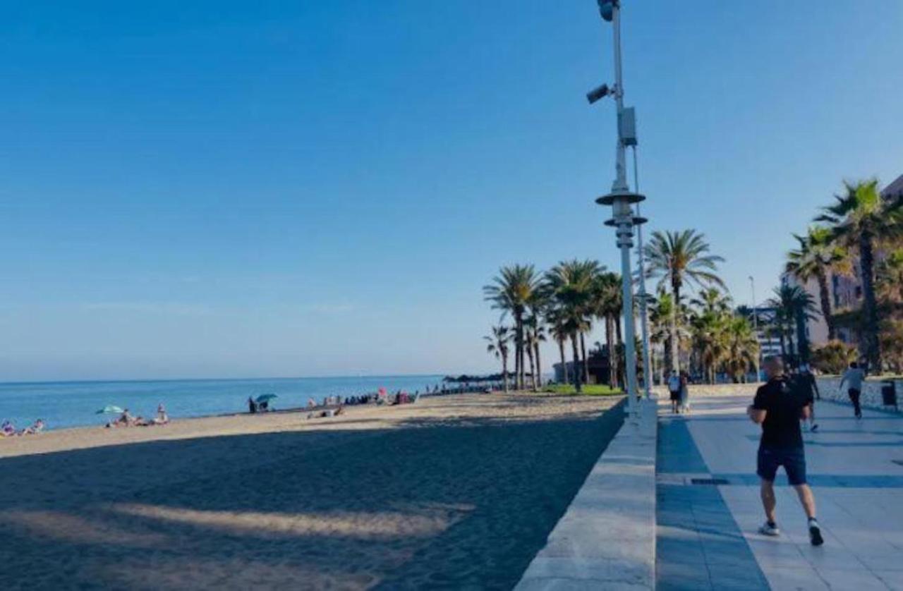 דירות Holidays2Malaga Tomas De Echeverria 150 Mts To Beach & High Speed Wifi & Parking מראה חיצוני תמונה